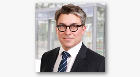 Modernes Business-Porträt für Firmenauftritt und LinkedIn in Affoltern – MB-Fotoshooting