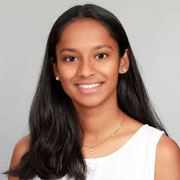 Professionelles Bewerbungsfoto mit grauem Hintergrund für klassische Bewerbungsunterlagen